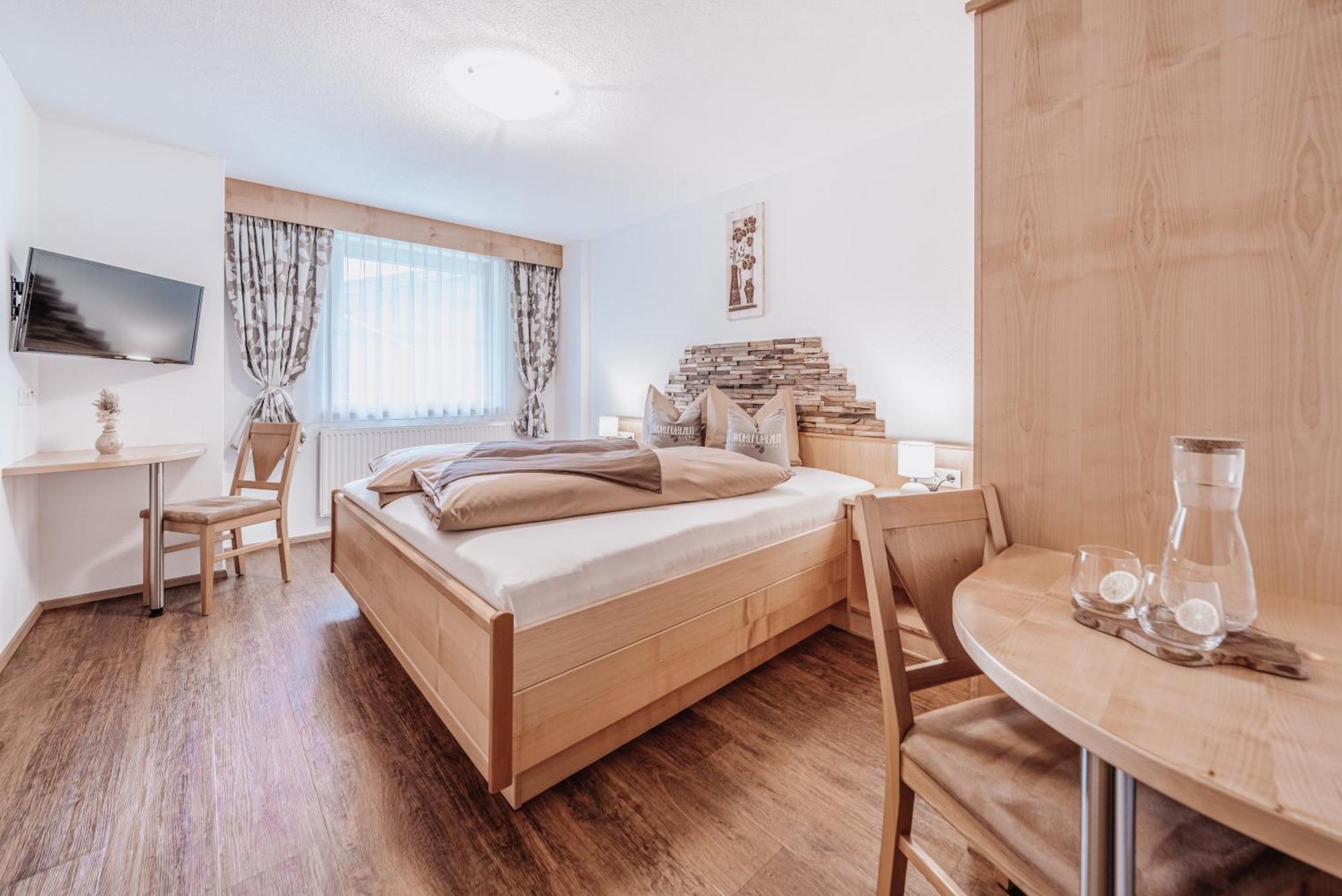 ゼルデン Auer-Fiegl Bed & Breakfast エクステリア 写真