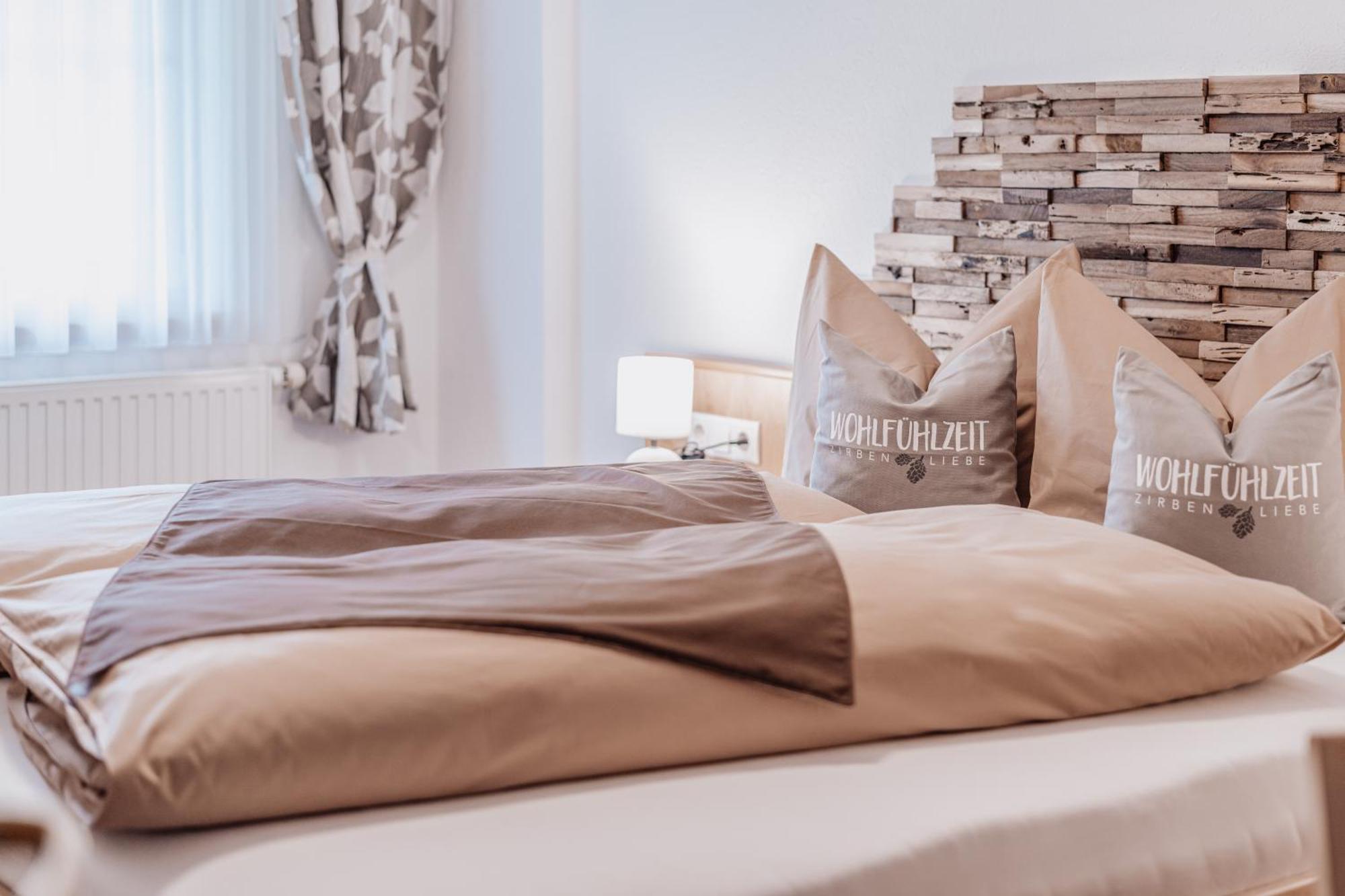 ゼルデン Auer-Fiegl Bed & Breakfast エクステリア 写真