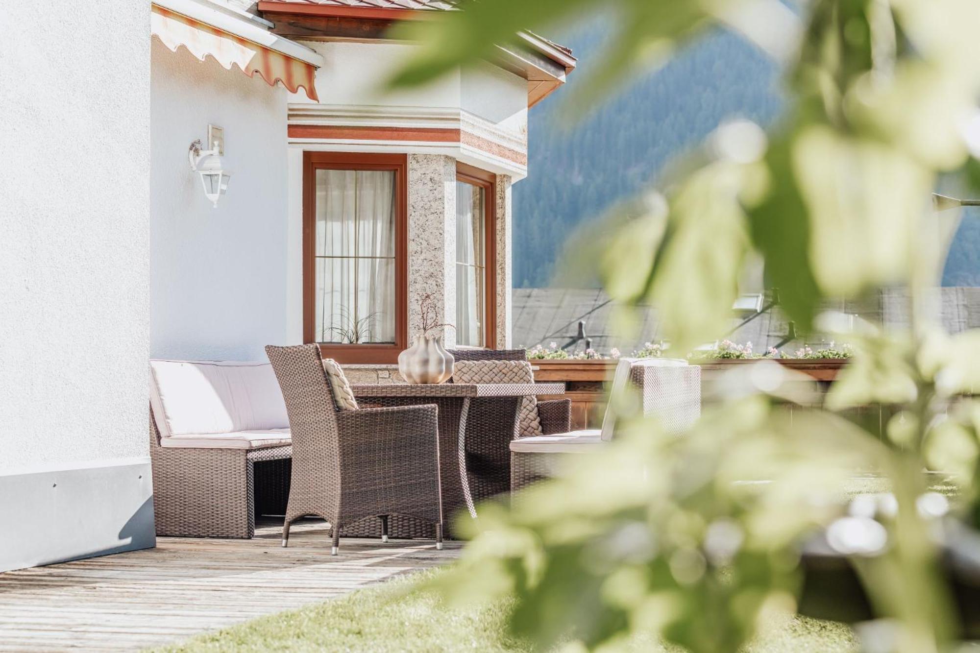ゼルデン Auer-Fiegl Bed & Breakfast エクステリア 写真